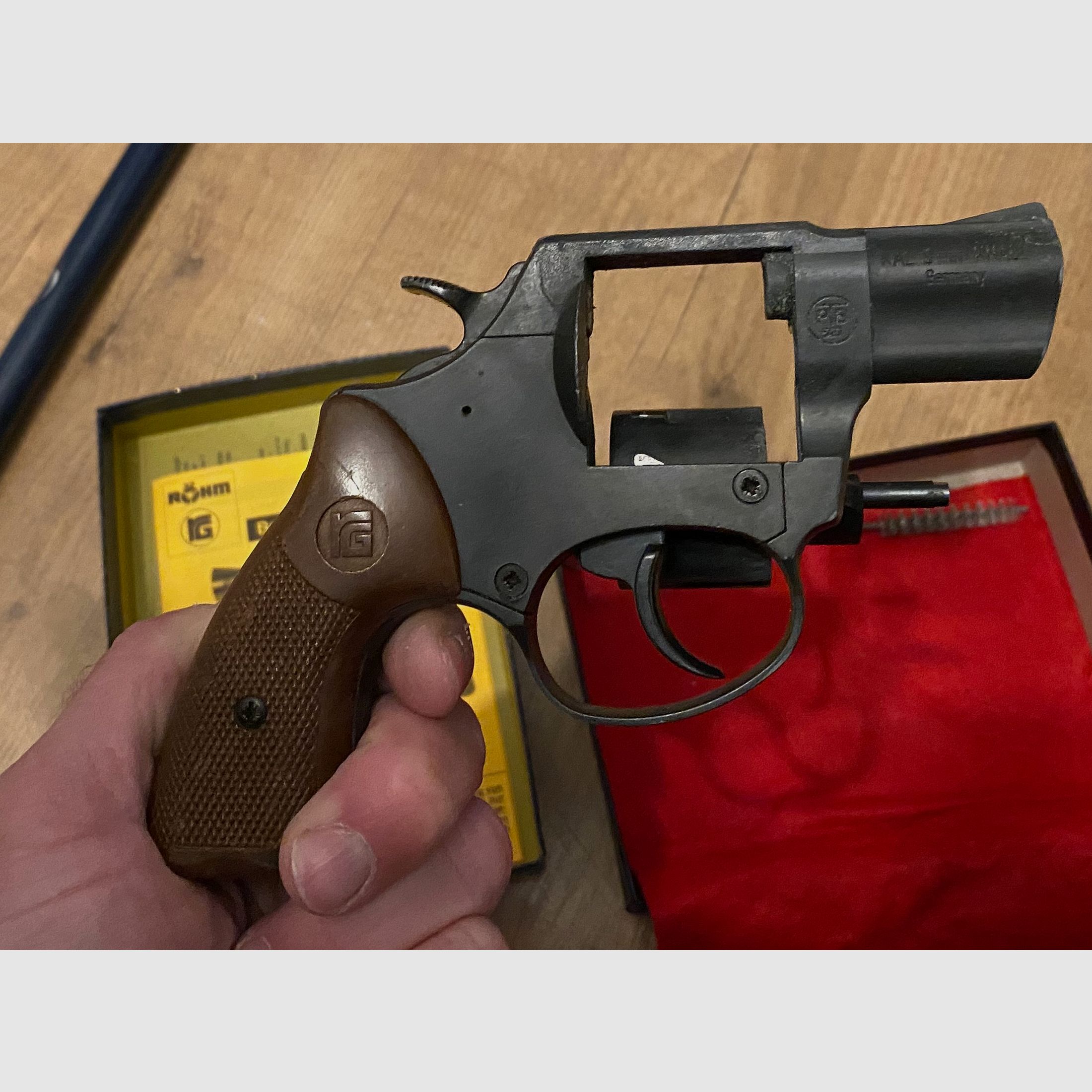 Röhm RG 59 „Le Petit“ Kaliber 9 mm Knall Schreckschussrevolver, inkl. Originalkarton und Zubehör