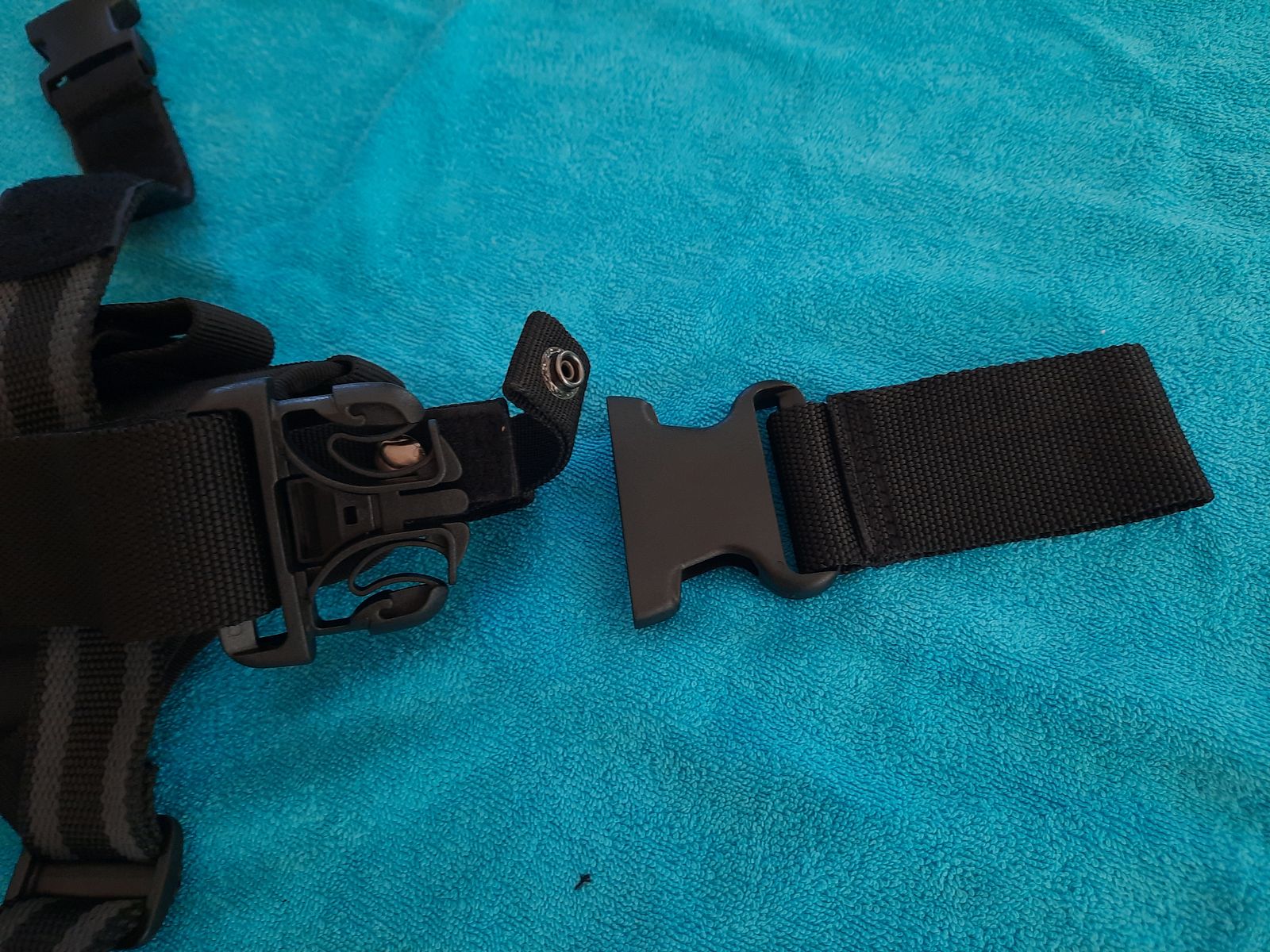 Tactical thigh holster