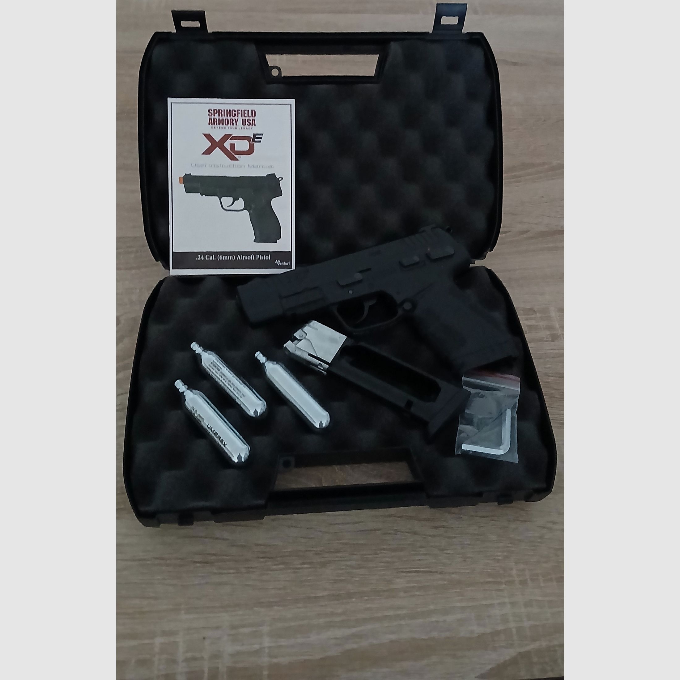 Springfield XDE 4.5", airsoft CO2 pistol, caliber 6mm BB