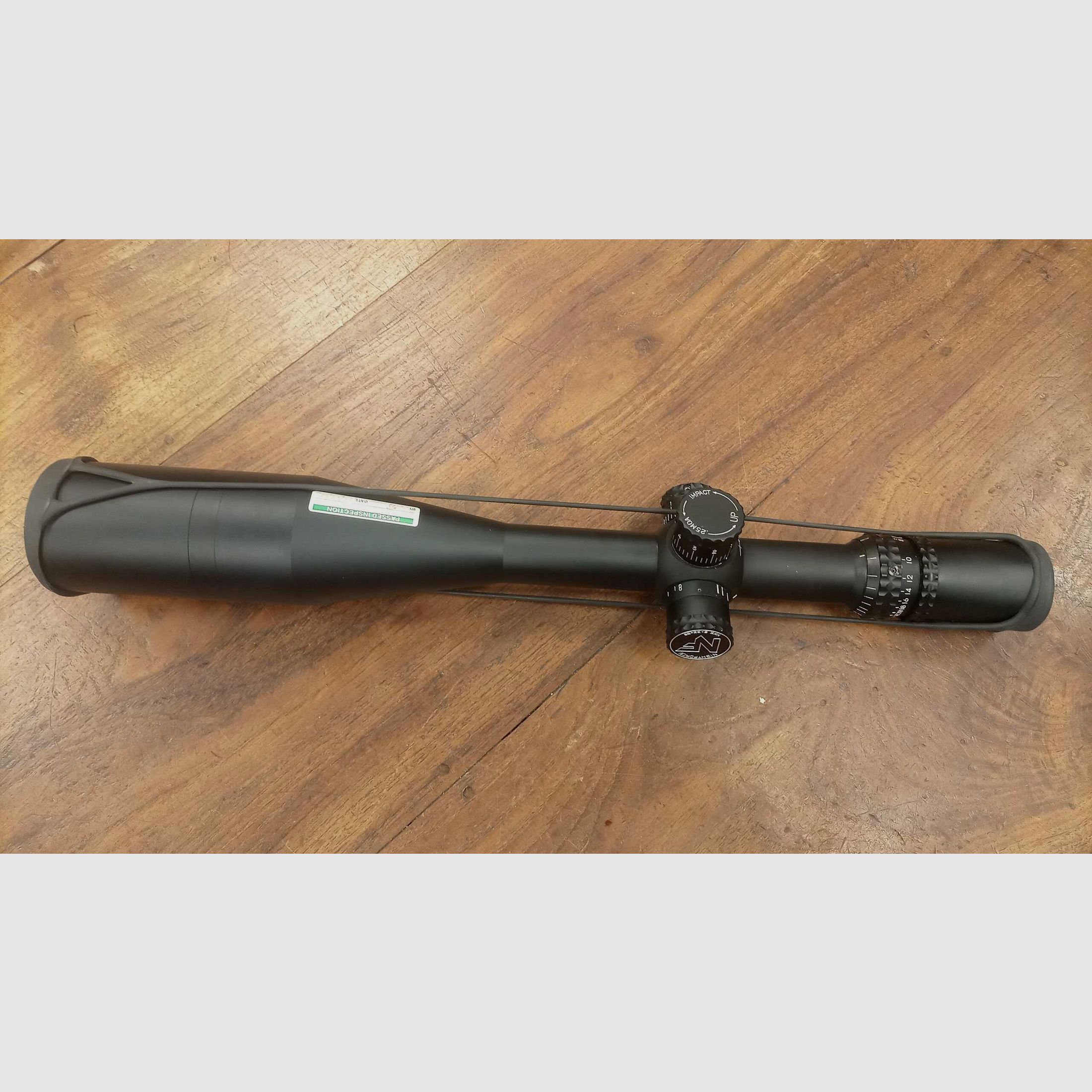 NIGHTFORCE NXS 8-32 x 56 ret. NP-R2, immagine 3 di 4