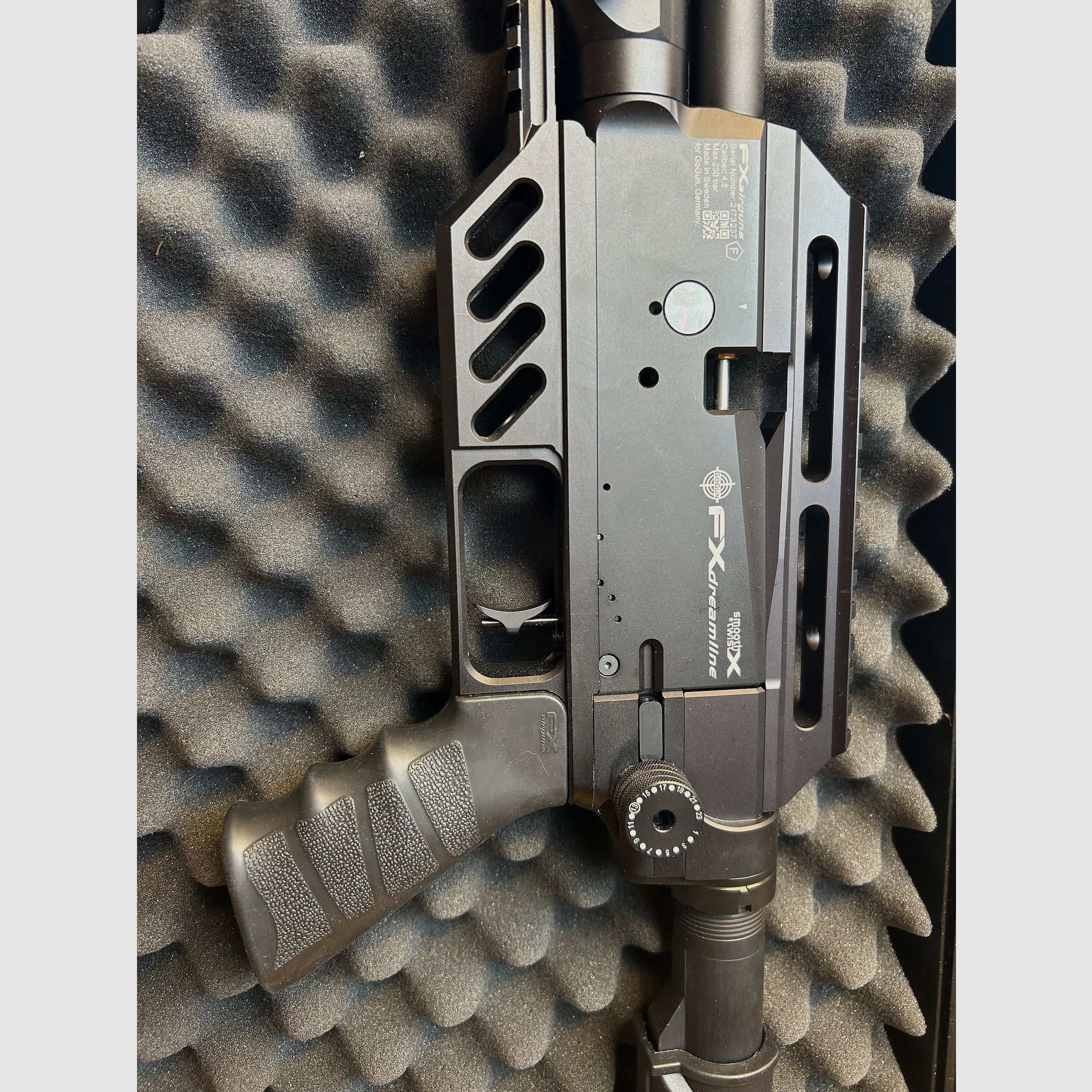 FX Dreamline Tactical Compact Luftgewehr 7,5 Joule , Kal. 4,5 (.177) inkl. 3 Mag und Compact Schulterstütze