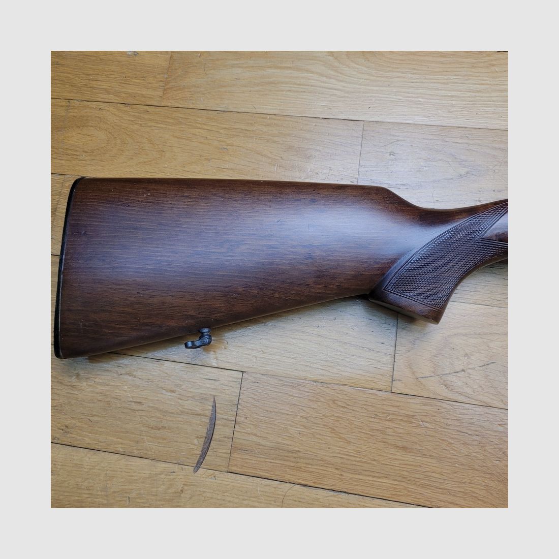 Très beau Fusil juxtaposé à chiens extérieurs – En 12/70 – Par Victor Sarasqueta sous marque Ego – Véritables platines percutantes (!) – Haut niveau de finition – Crosse pistolet à joue viennoise en noyer poncé huilé sans la moindre marque – Grande réserve à la clef– Canons miroirs au bronzage parfait – Epreuve 1200 bars -Etat neuf, image 3 sur 38