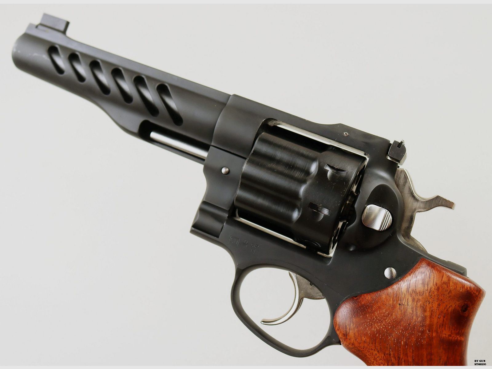 Revolver Ruger mod. Super GP100 cal. 357 mag. matr. CS3-00886, immagine 6 di 13