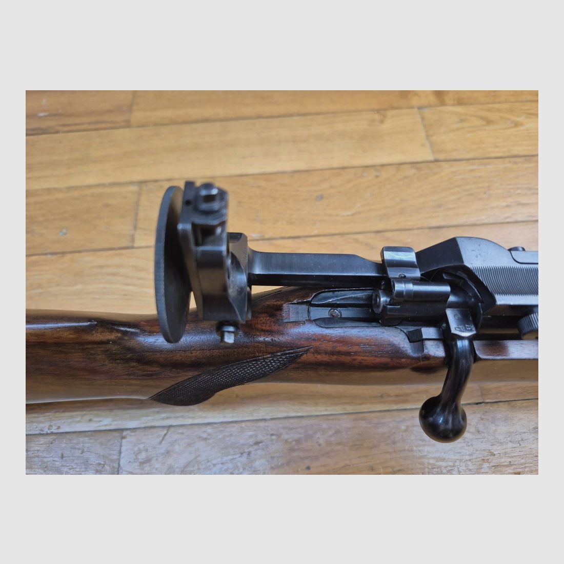Sehr schöne Wettbewerbsbüchse Mauser ES 350 B – III. Reich – Modell Meisterschaftsbüchse – 22LR – Waffe aus Ende 1936 – Mono-Nummer – Mauser Diopter – Prächtiger Zustand quasi museal – TBE++, Bild 14 von 48