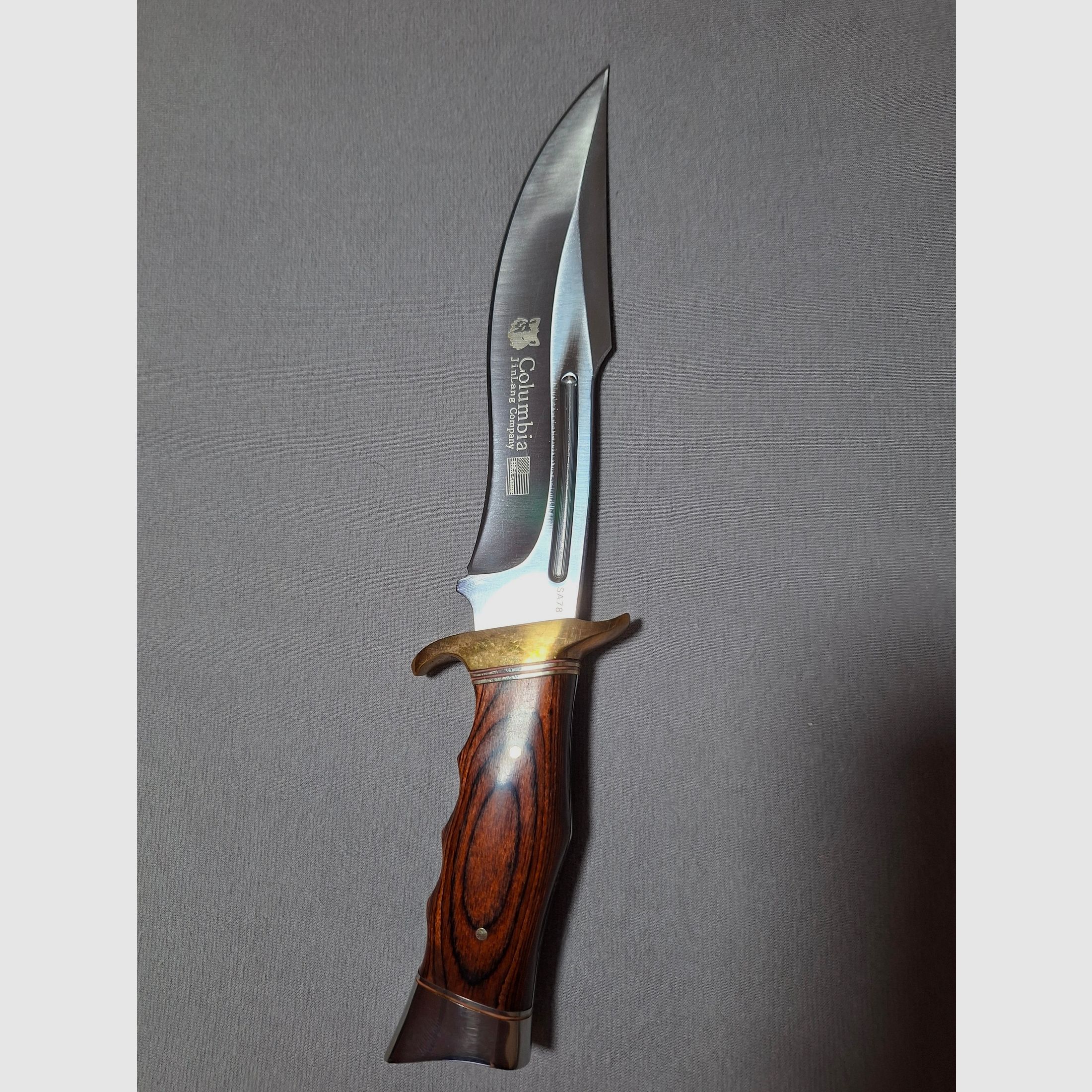 Columbia Bowie-/Outdoormes met houten handvat & schede