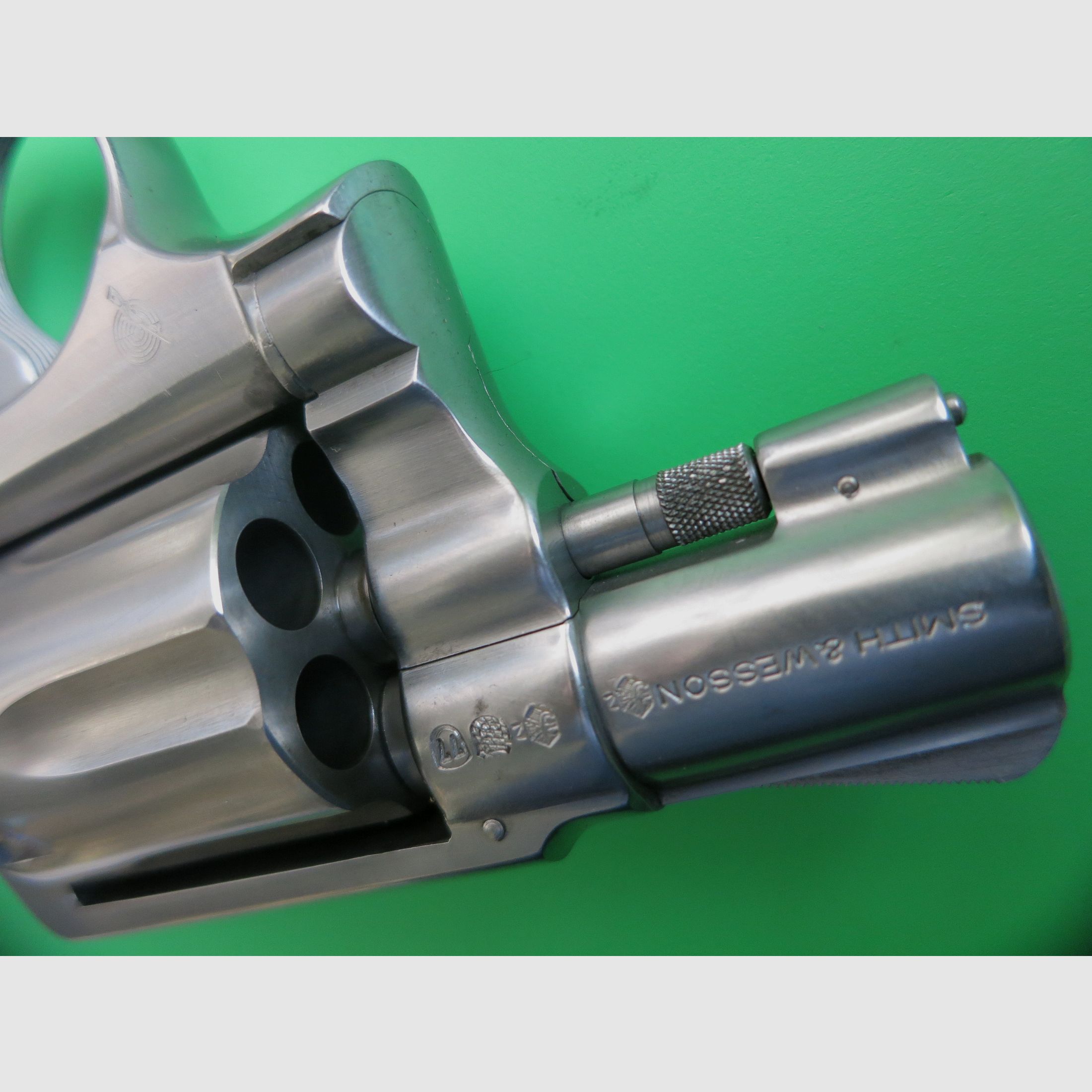 Smith&Wesson Mod. 64, .38 Special, 2" barrel, stainless, HOGUE-Monogrip, Fangschuß   #91