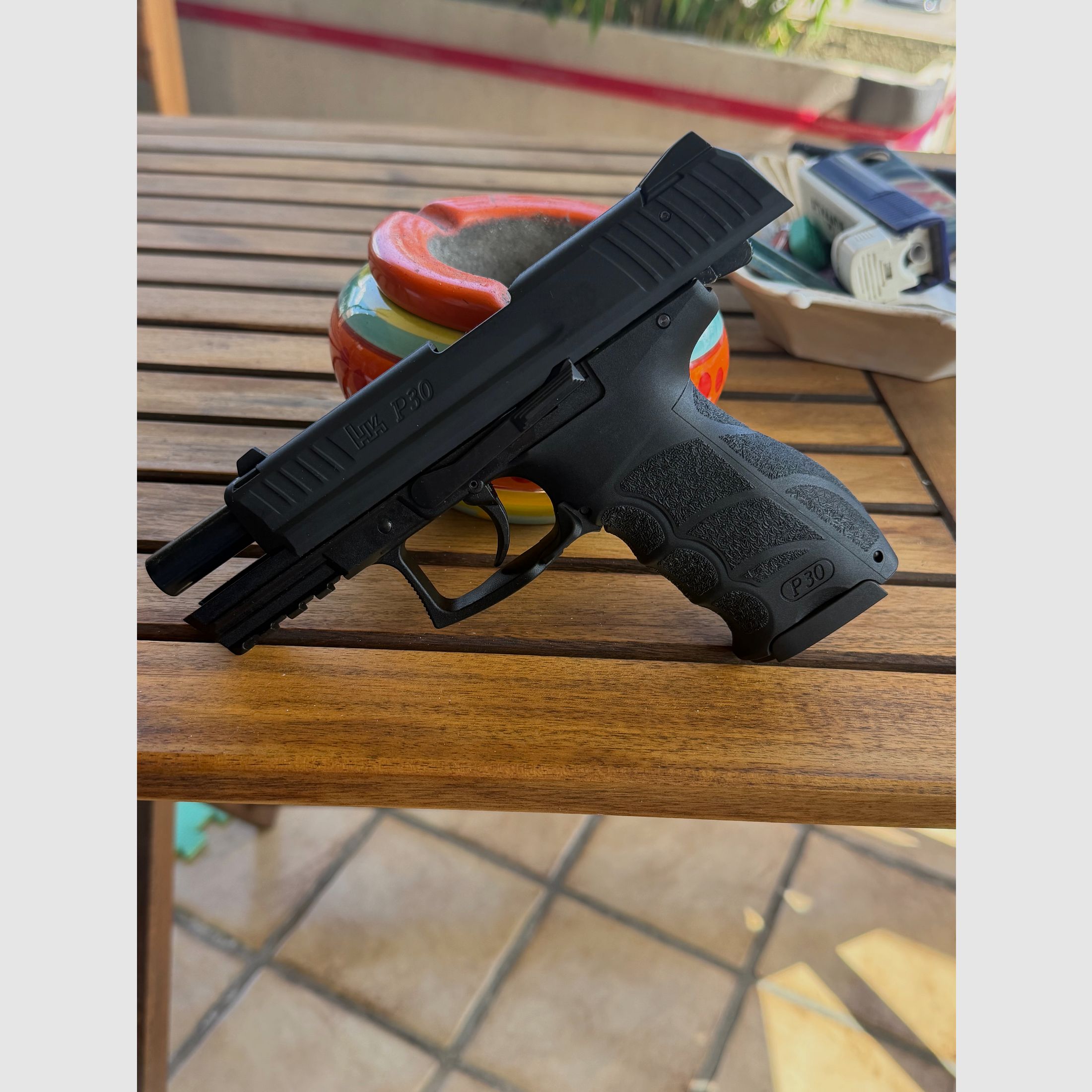 Heckler&Koch P30 pistolet alarmowy