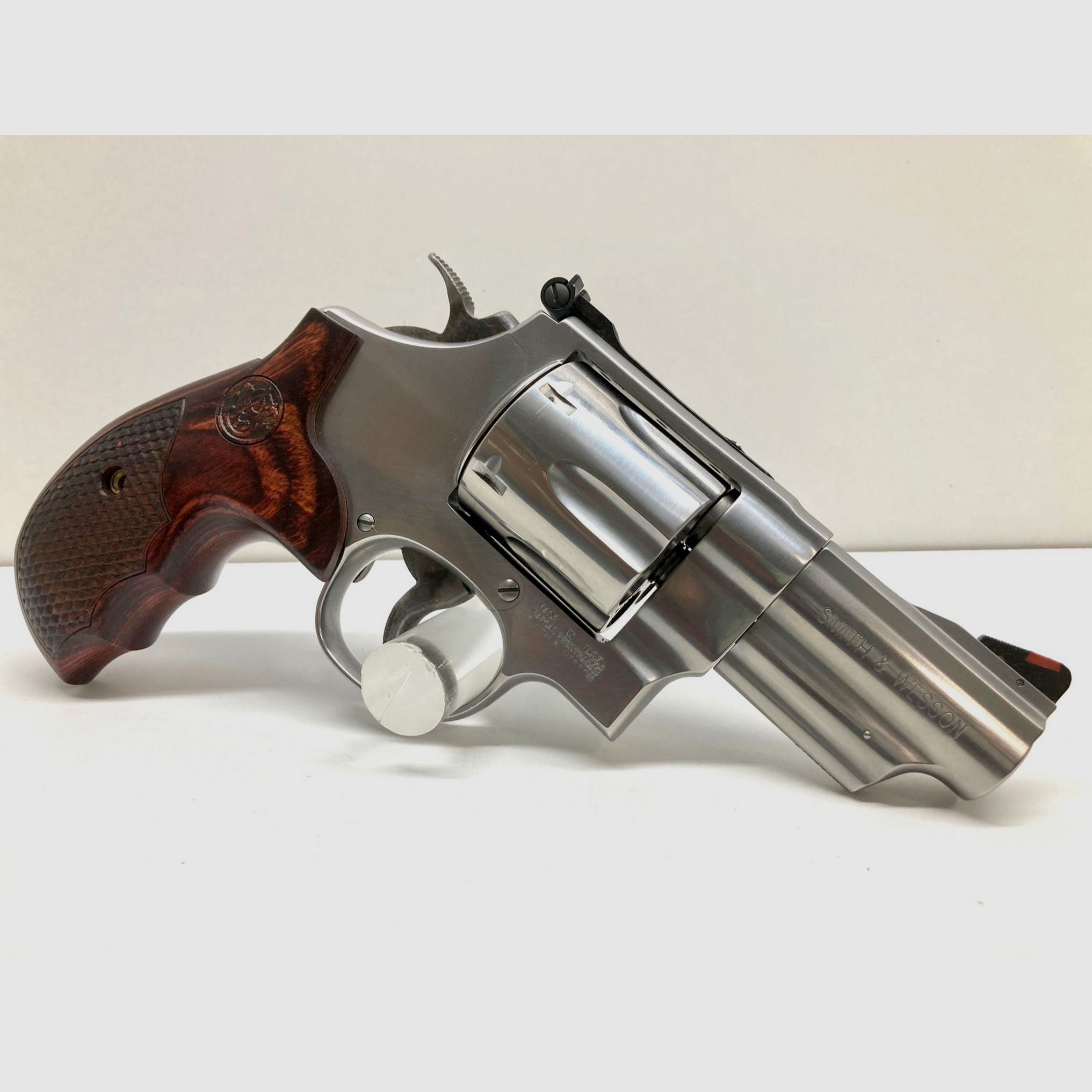 Smith & Wesson S & W Revolver Mod. 629 DELUXE 3″ RR