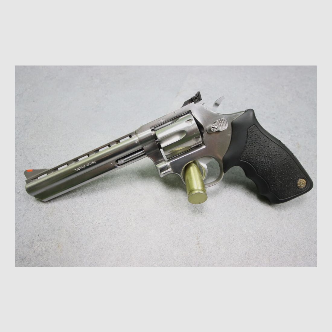 Taurus 689