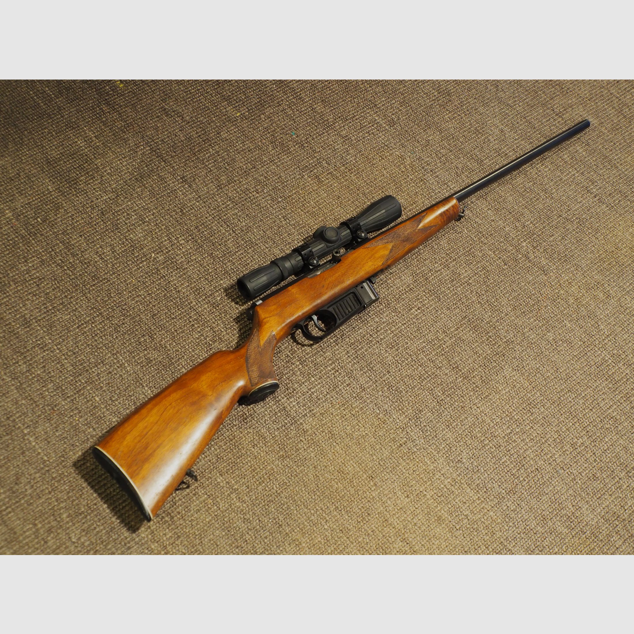 Voere, kaliber 22lr semiauto model z lunetą - 4x32 piękna, starsza karabinek małokalibrowy z celownikiem