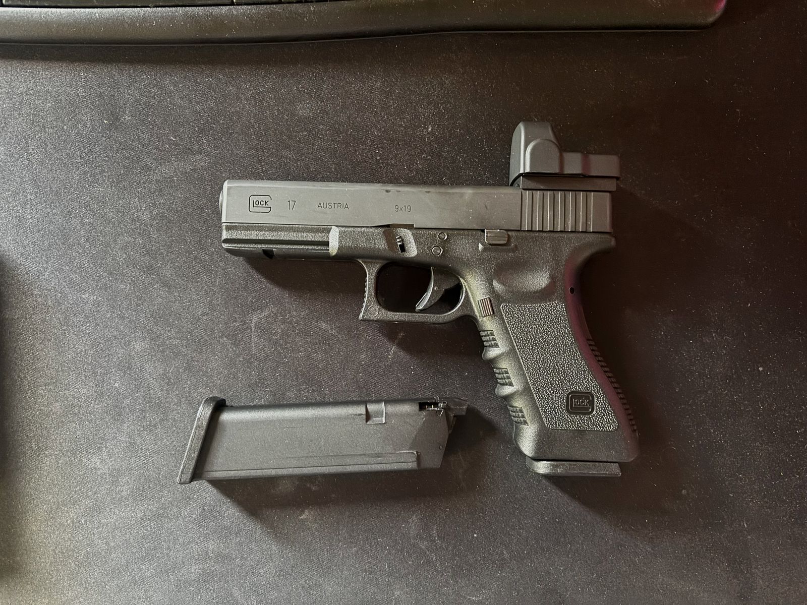 GHK G17 stalen slede, afbeelding 1 van 3