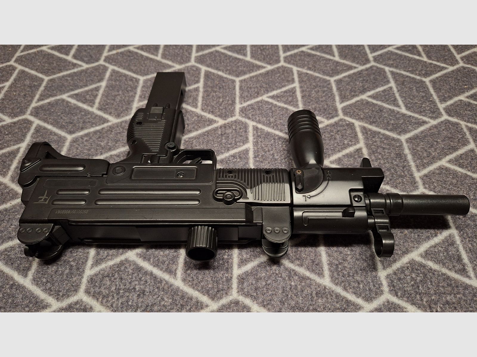 UZI Springer Airsoft 6mm NEW!