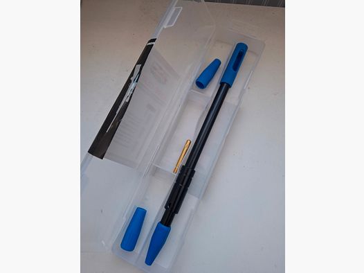 Onechte geweerschloss voor lange wapens schoonmaken. Herhaler. Nieuw