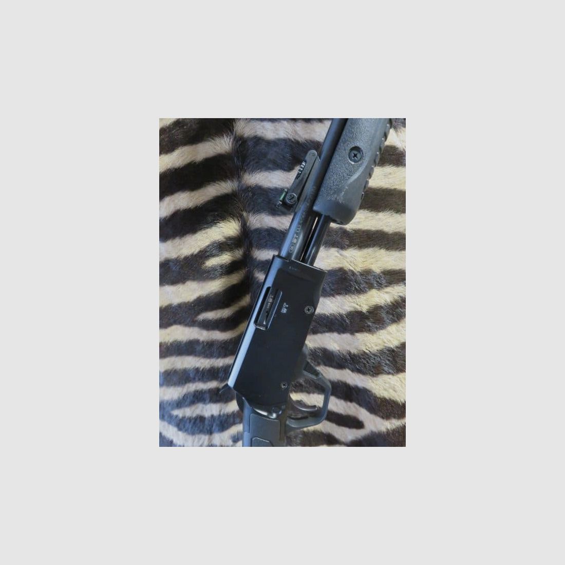 Vorderschaftrepetierer ROSSI Gallery Kal. .22lr Lauf 46 cm mit Visierung, Bild 6 von 10
