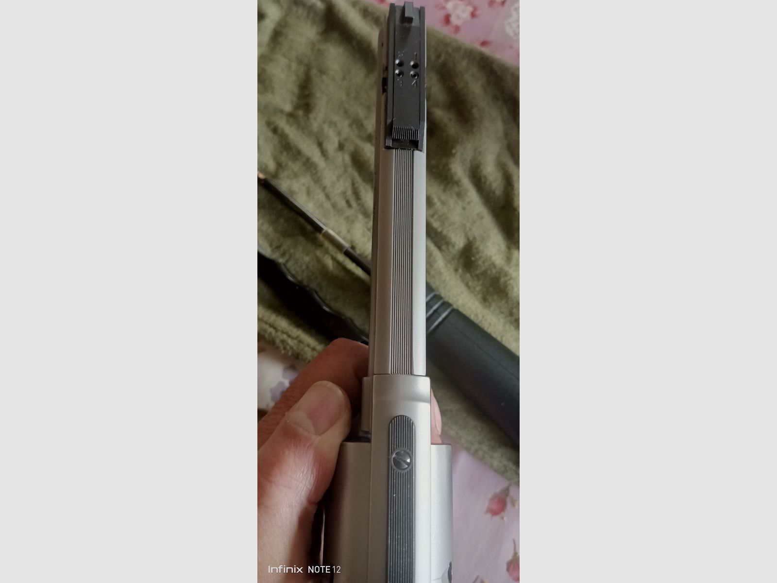 Rewolwer Smith & Wesson 6" lufa