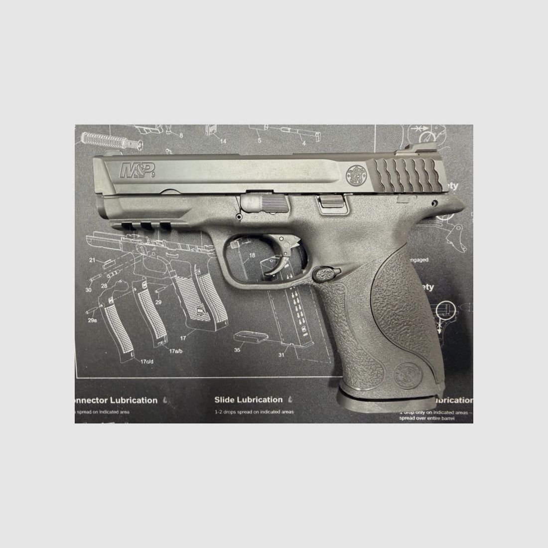 Smith & Wesson M&P 9 9 mm, image 1 of 4