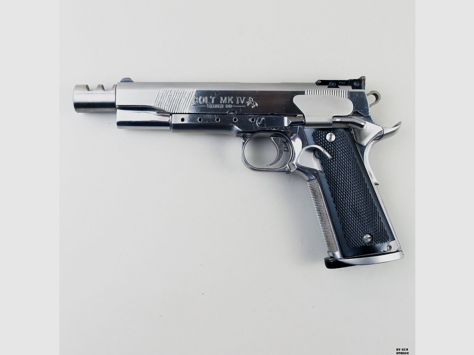 Pistolet Colt mod. MKIV Series 80 Custom cal. 45 HP n° de série SS44374, image 1 sur 11