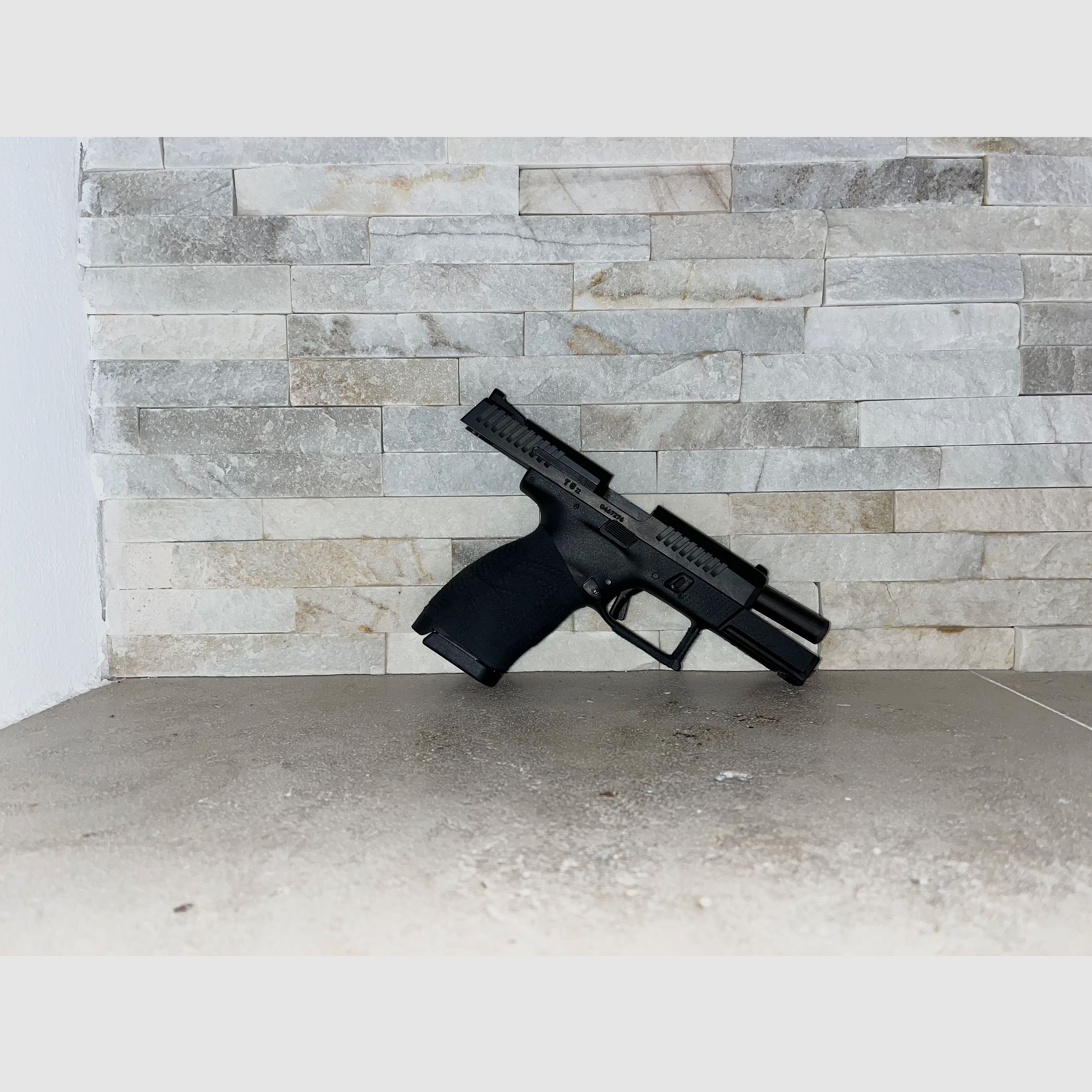 *Neuwertig* CZ P10C + Tuning Feder