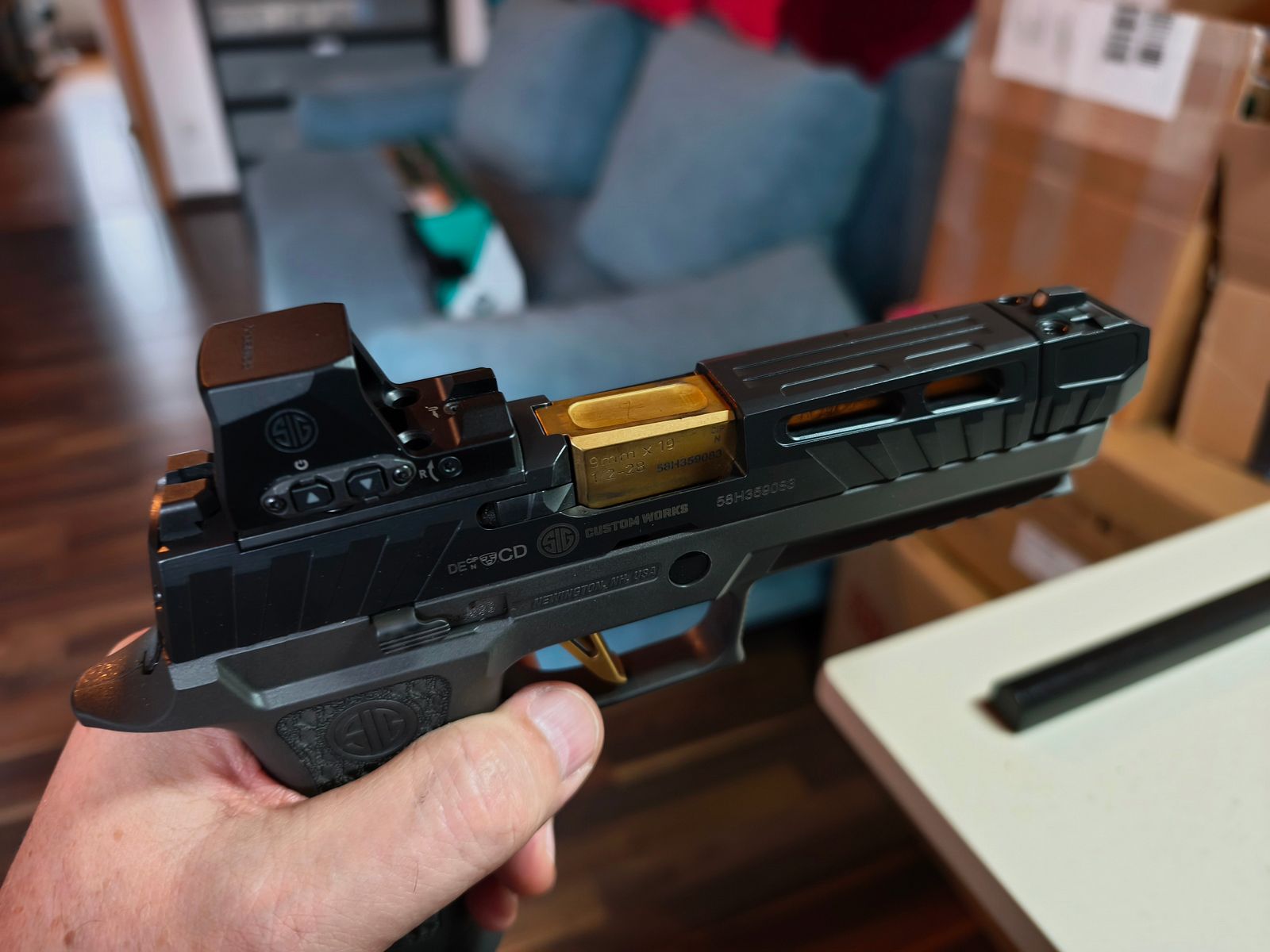 Sig Sauer P320 Spectre COMP pistool met rode stip Romeo