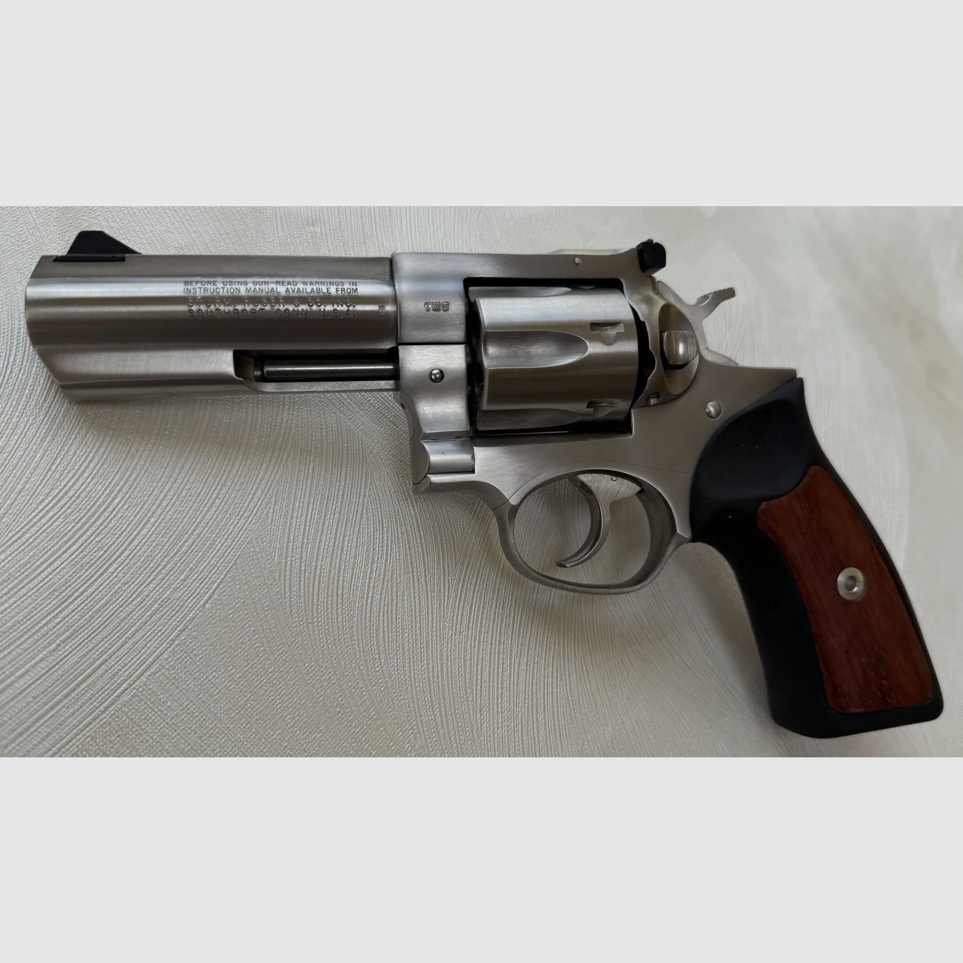 Ruger GP100, 4 pouces, calibre .357 Magnum / .38 Special
