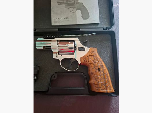 Zoraki R1  2,5" Cromo 9mm RK con empuñaduras de madera real más empuñaduras Combat negras