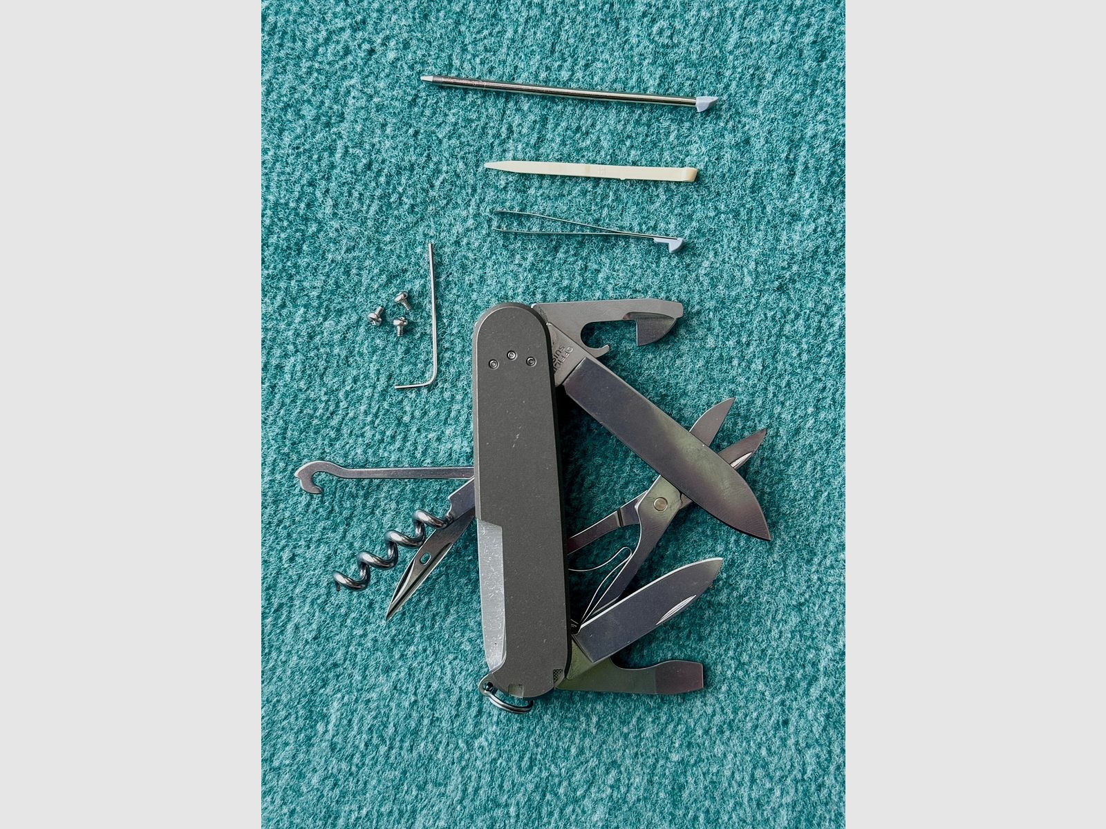 Victorinox Climber mit Titan-Griffschalen in rosty