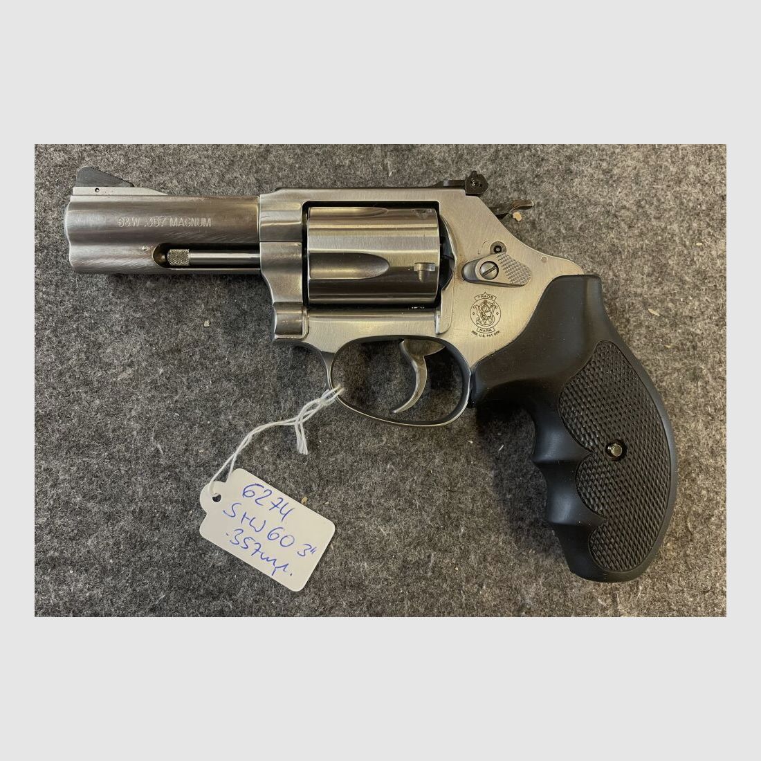 Smith + Wesson 60