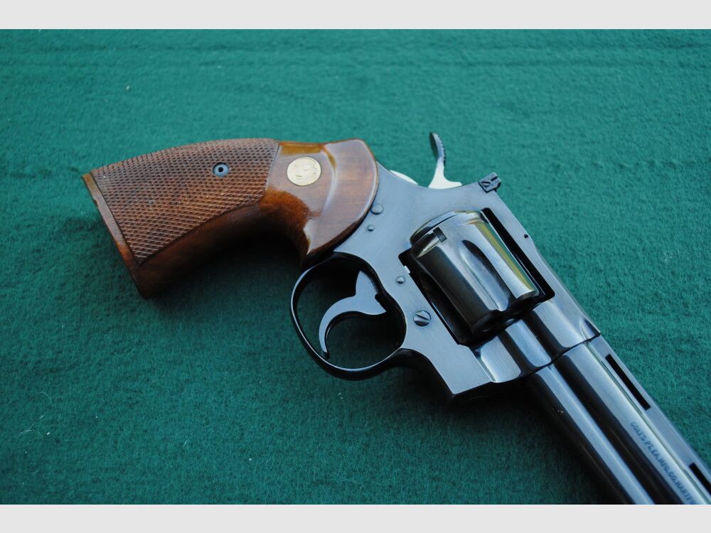 Colt Python, prova 74, lunghezza canna 6", impugnature originali, mai sparato
