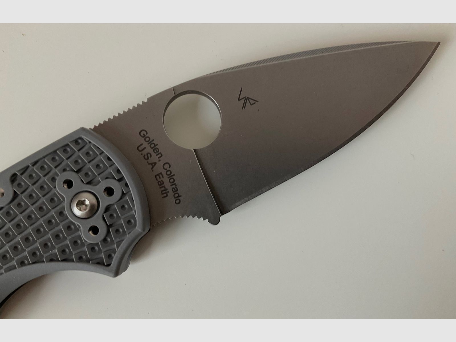Spyderco Native 5 Maxamet C41GY5 Folder, FRN grau mit Deep Carry Clip von Lynch