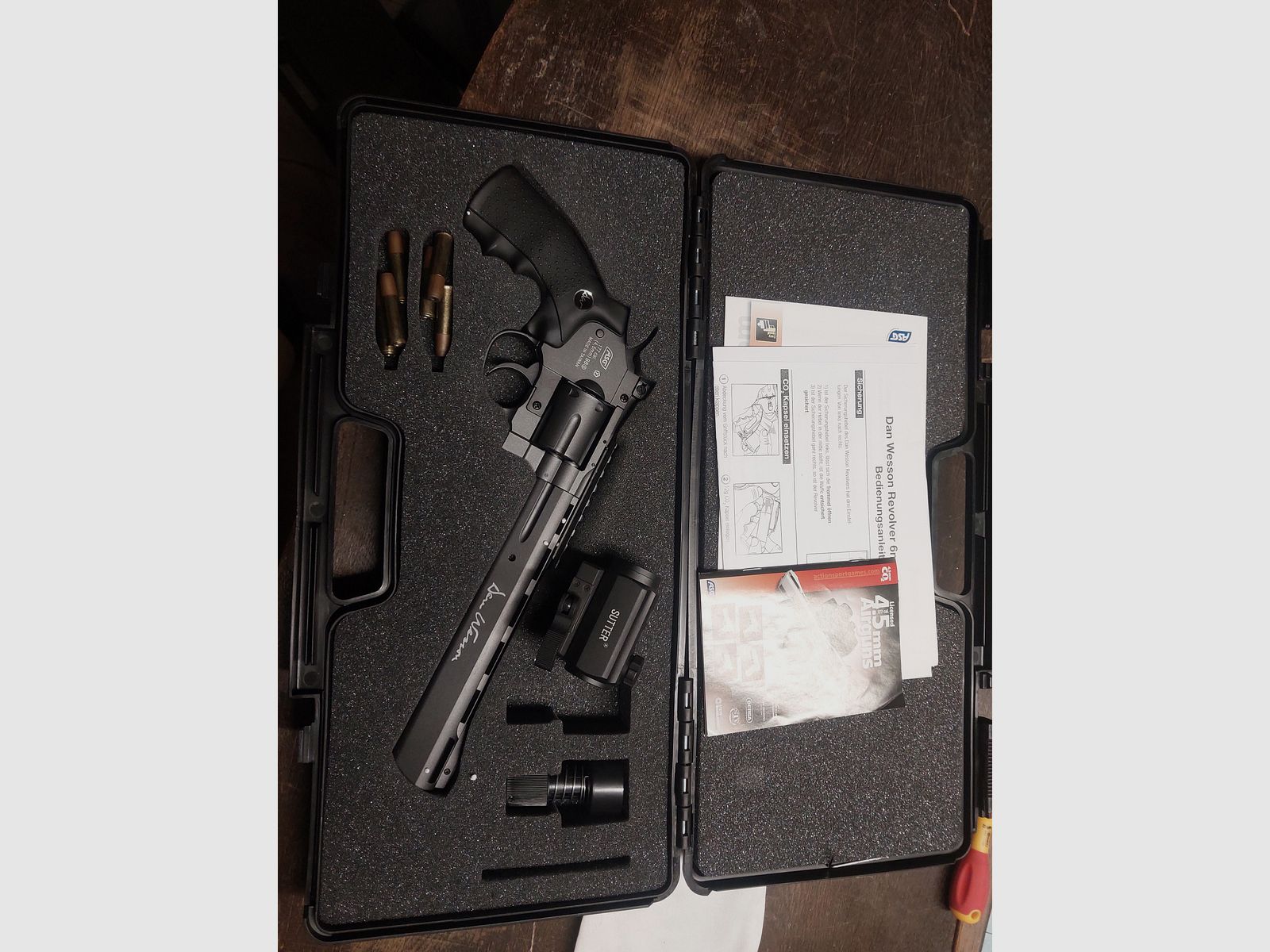 Dan Wesson Revolver 4.5mm