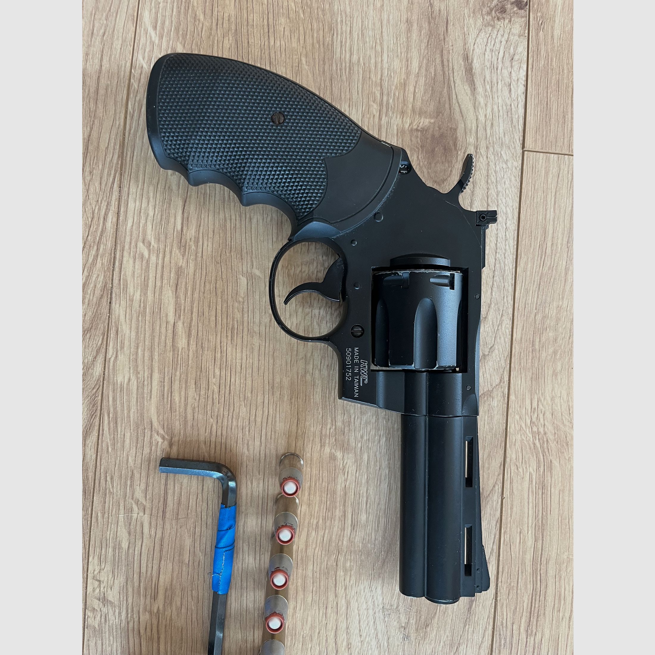 KWC .357 Python 4 inch Revolver Full Metal CO2 6mm