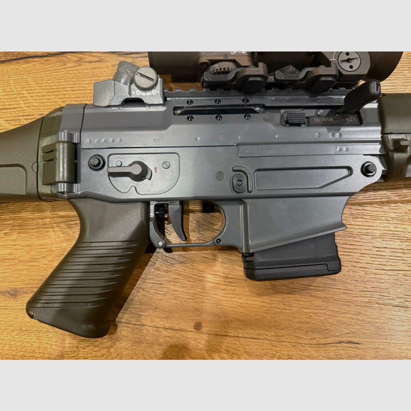 SIG SAUER AG Schweiz SG 553 AL SPORT US, Grau-Grün - Short Barrel