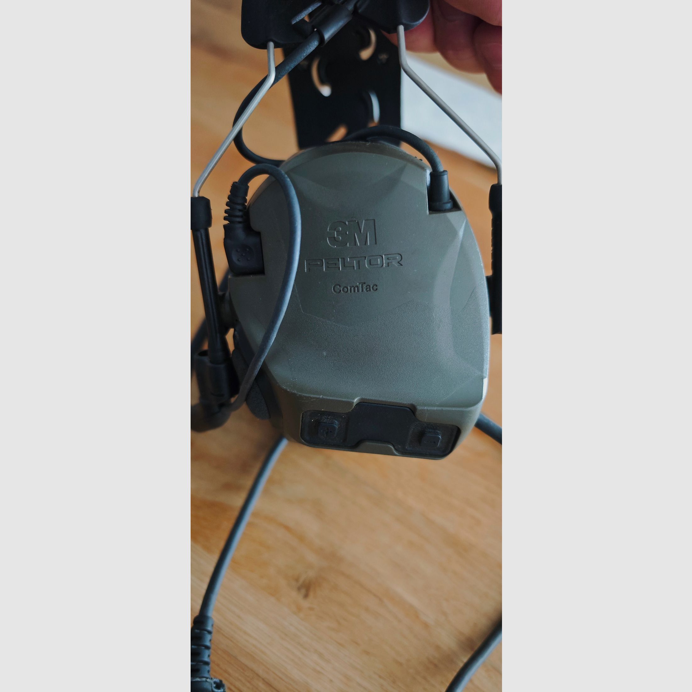 3M Peltor ComTac VIII