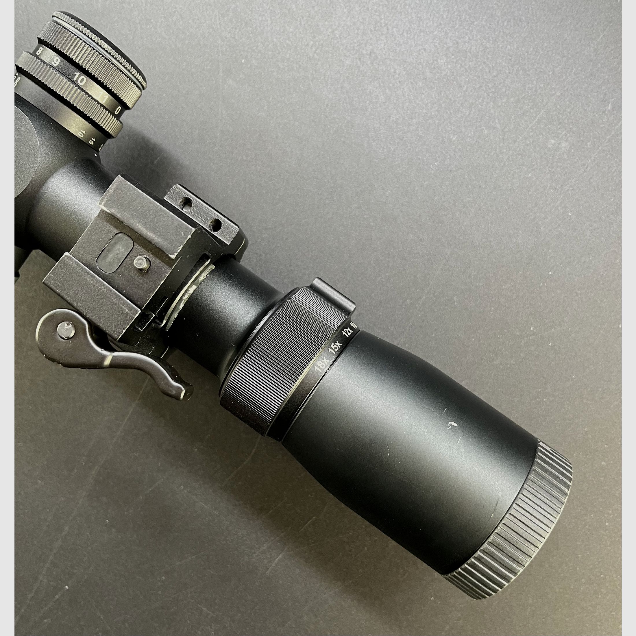 Aussteller FOCUS In Sight 3-18x56 #4 30mm Parallax mit Ringmontage