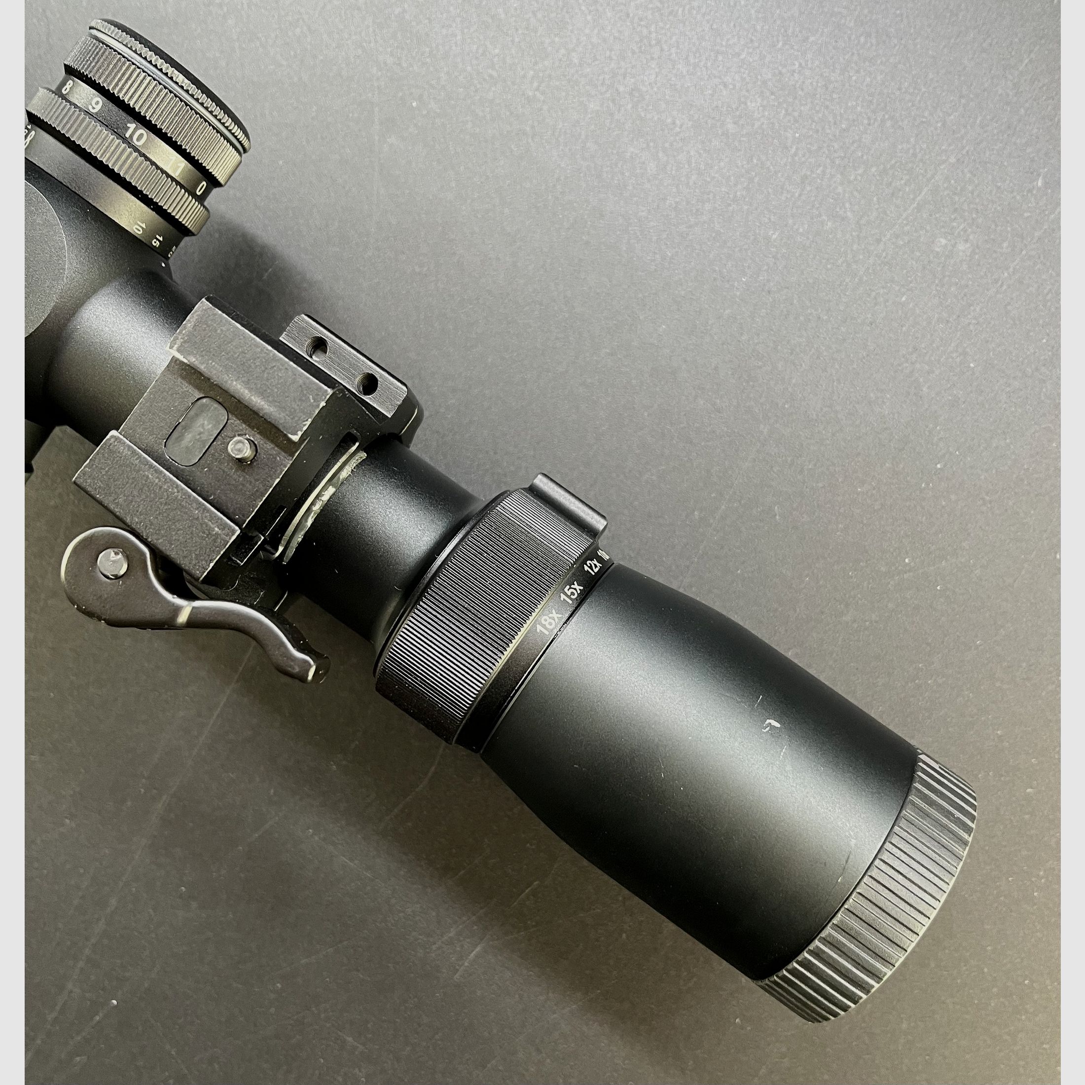 Visor FOCUS In Sight 3-18x56 #4 30mm Parallax con montaje en anillo