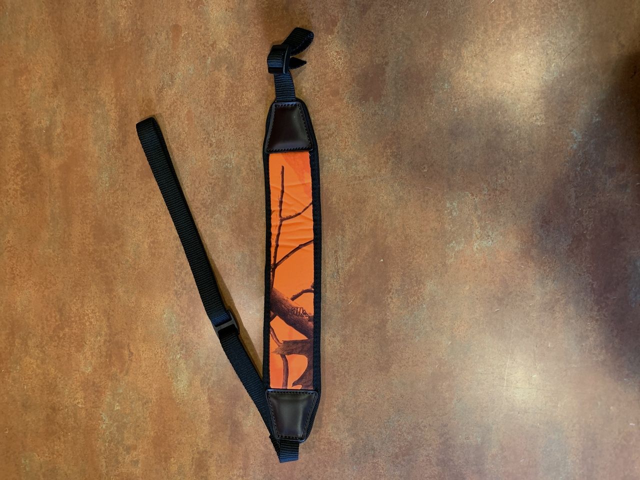 Geweerriem met Camo Oranje Neopreen Band, afbeelding 4 van 5