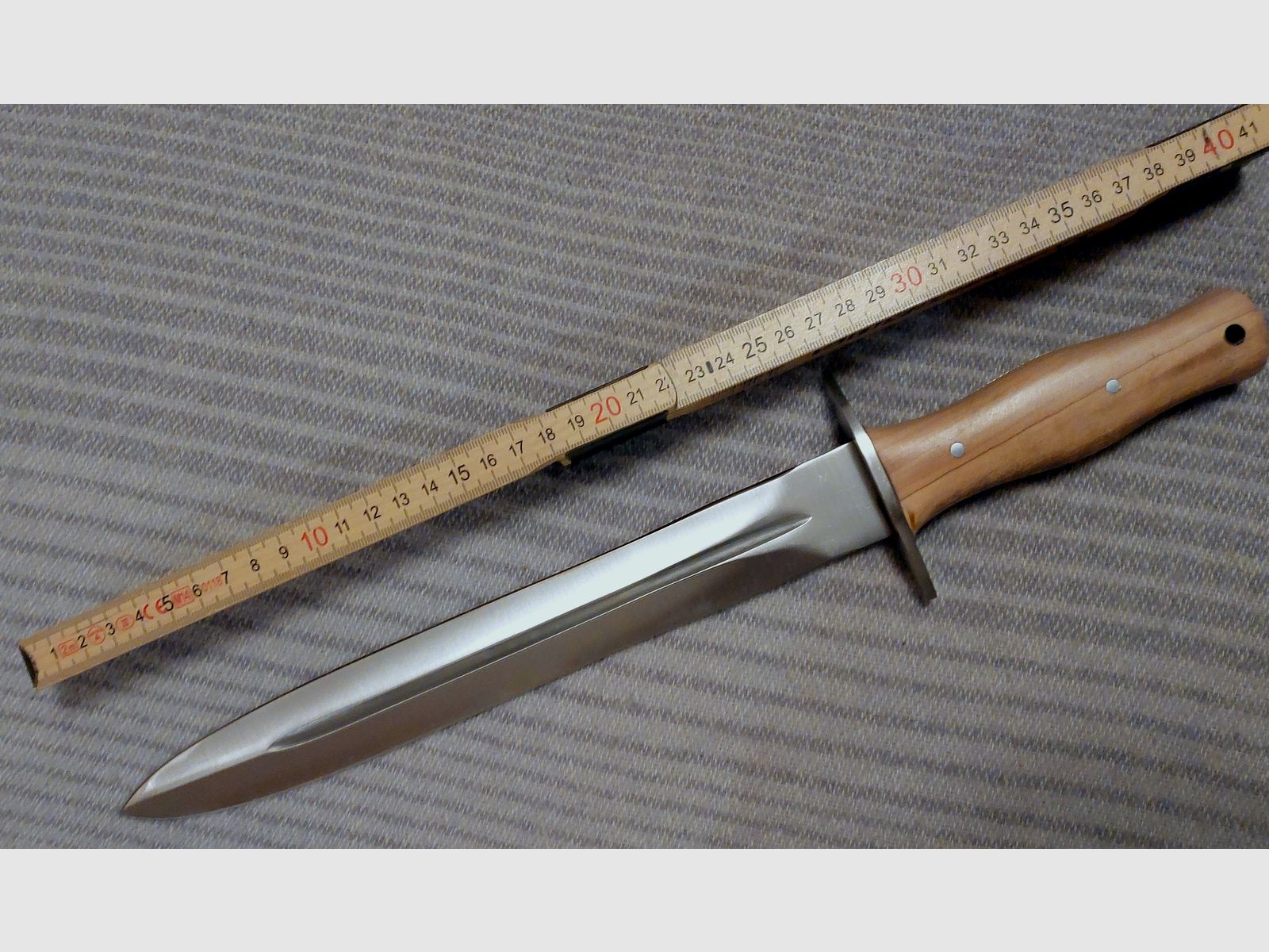 Saufänger – Grande coltello da caccia, affilato su entrambi i lati, manico in legno di teak, con fodero in pelle NUOVO