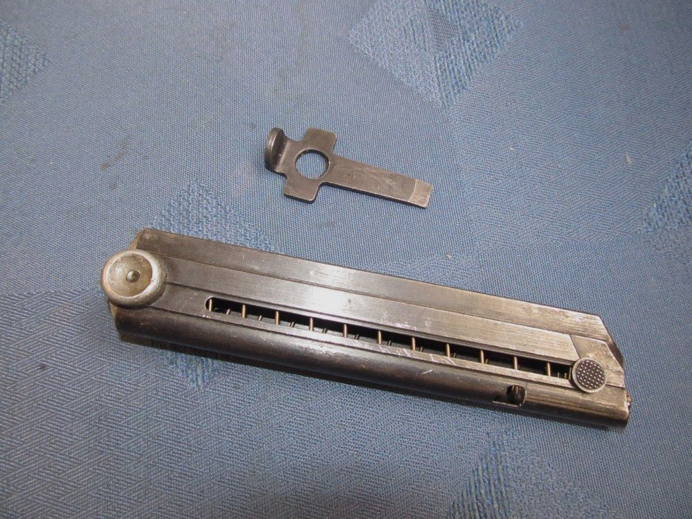 Holster P08 1942 with magazine from WW2