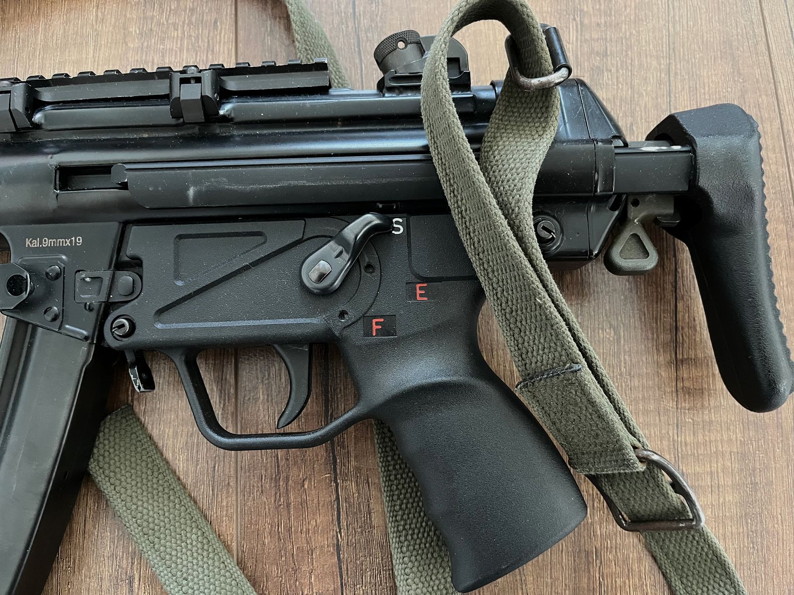 VFC MP5 GBB Airsoft + magazine and accessories