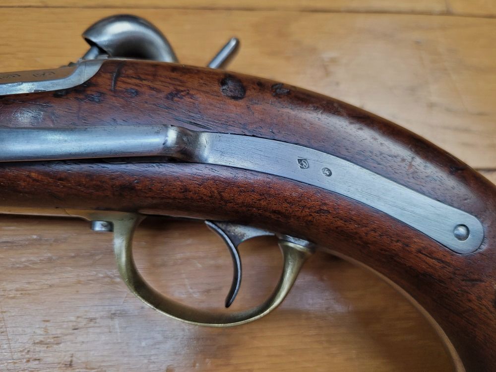 Wunderschöne und sehr seltene Marinepistole Modell 1849 – Waffe von August 1851 – Nationale Fertigung Châtellerault – Alle Stempel lesbar und einheitlich – Lesbarer Holzstempel – Hervorragender Zustand – Quasi museales Stück!, Bild 21 von 24