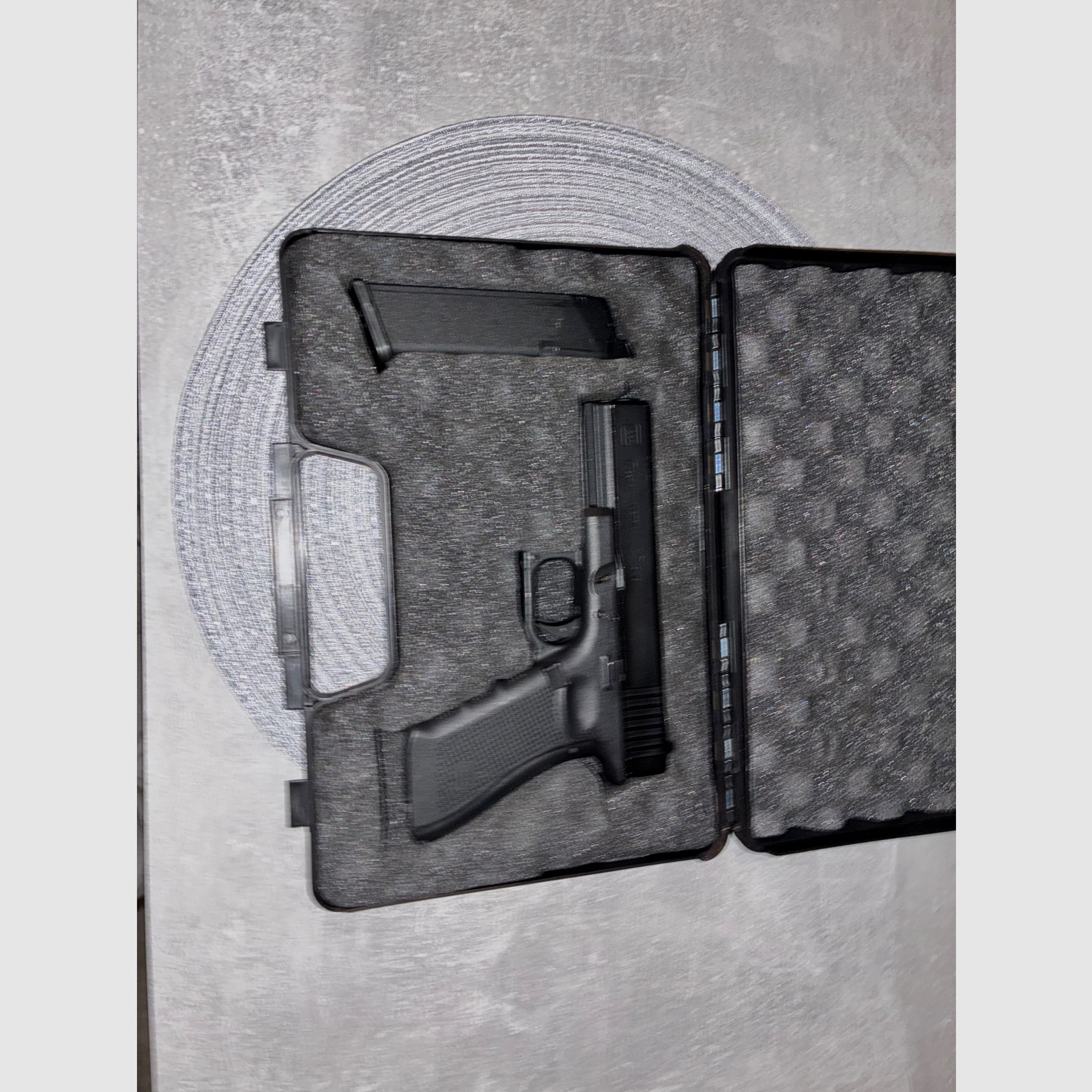 Glock 17 Gen. 4 Airsoft con carrello in metallo GBB 6mm BB nero, immagine 1 di 14