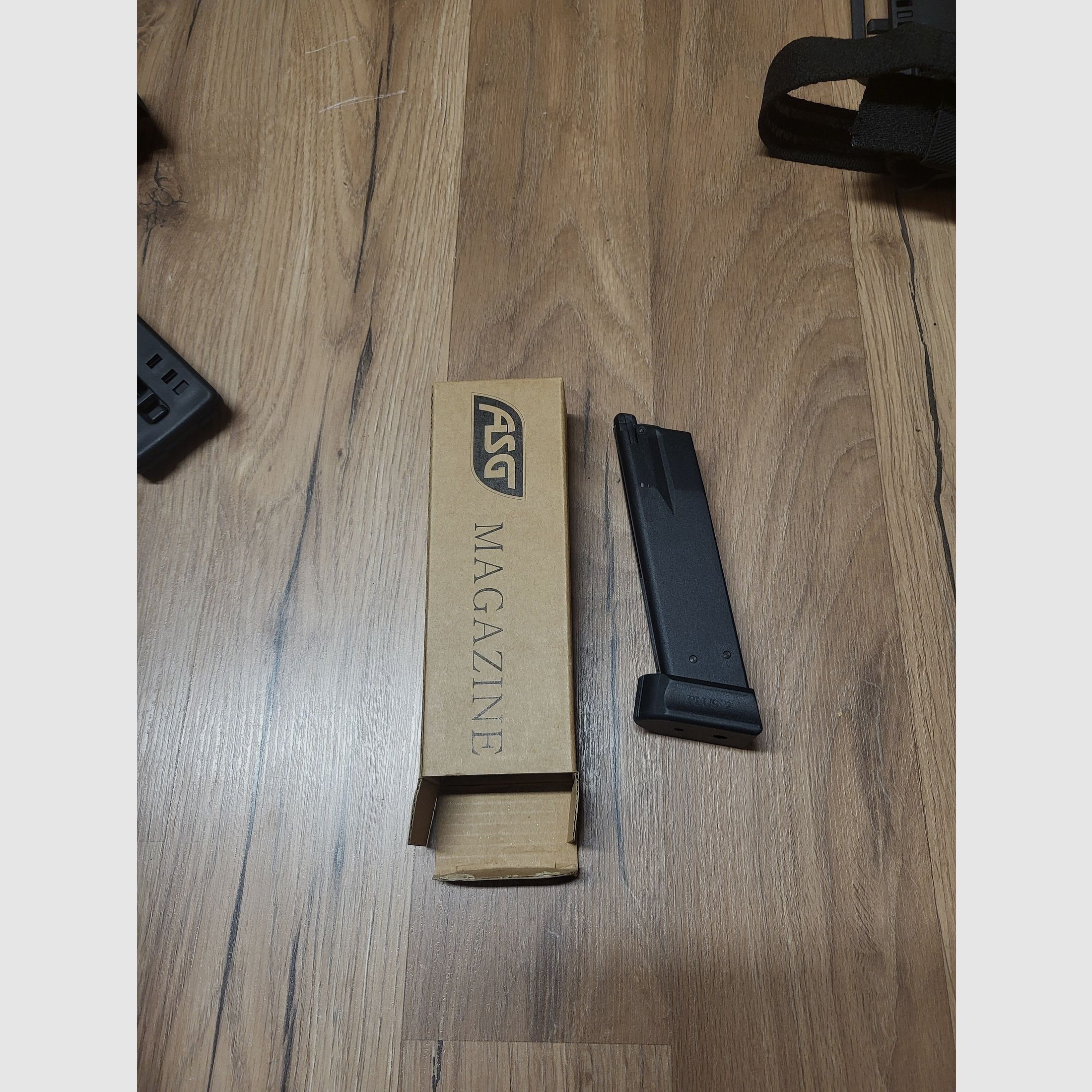 ASG CZ Shadow 2 / P09 Gas CO2 magazine, holster, ceinture sac à dos