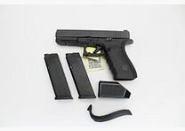 Pistol Glock 21 GEN 4 Cal 45ACP with 2 magazines and bag .45Auto
