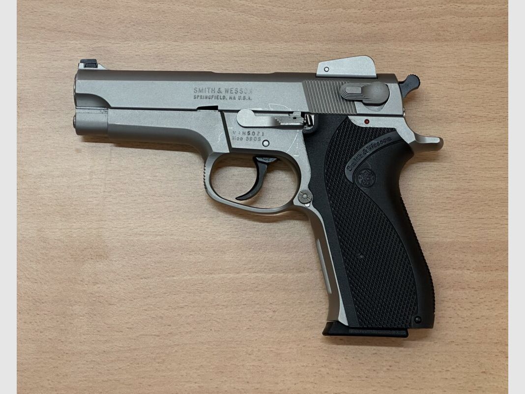 Smith & Wesson Mod. 5906