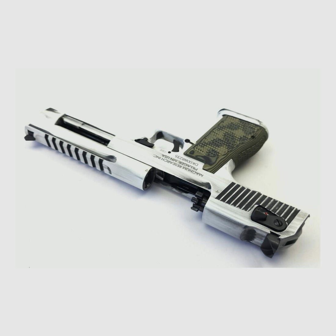 Magnum Research Desert Eagle 6" WMD Cerakote, zdjęcie 3 z 3