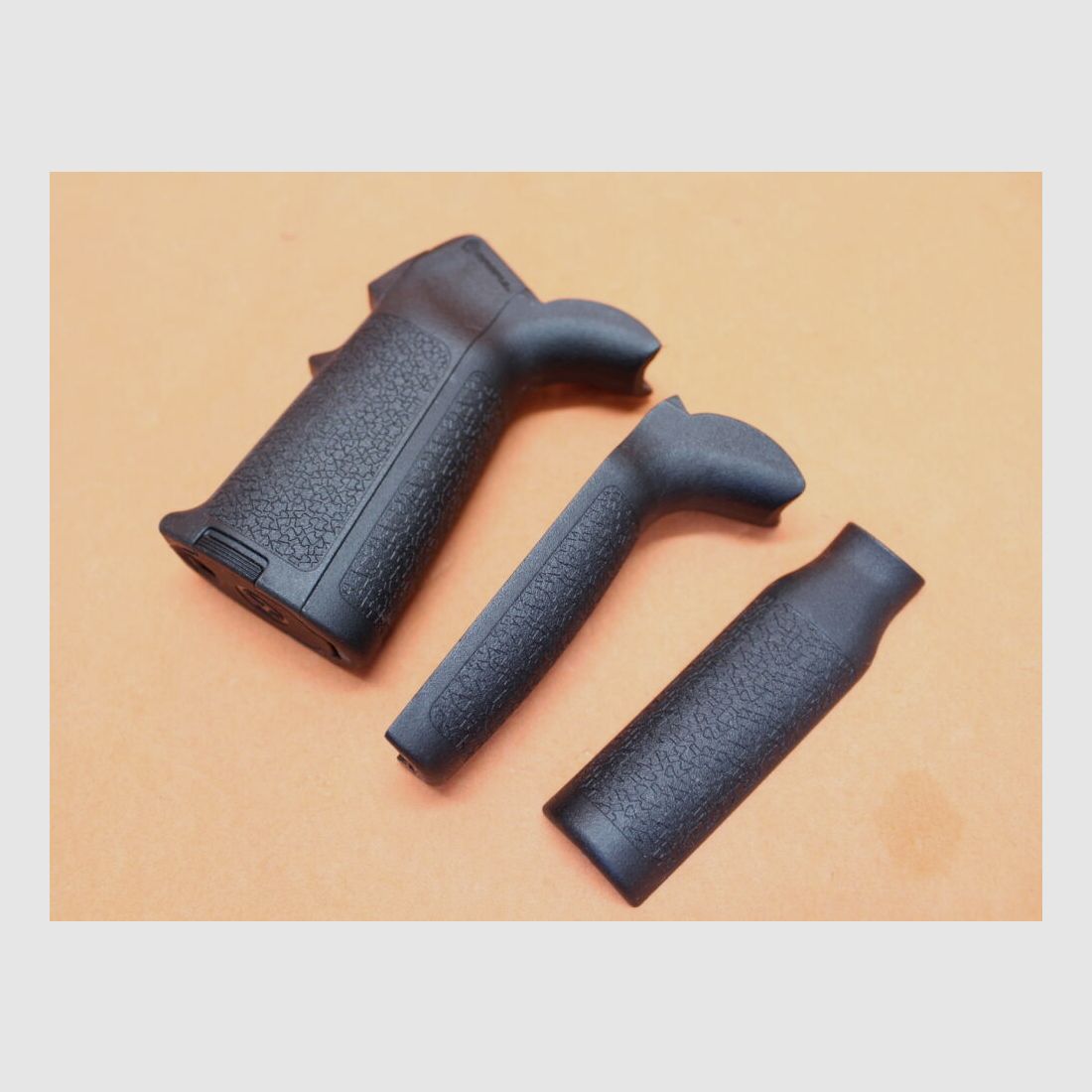 Magpul AR-15 : Poignée de pistolet Magpul MIAD (MAG520-BLK) Kit de base modulaire en polymère noir