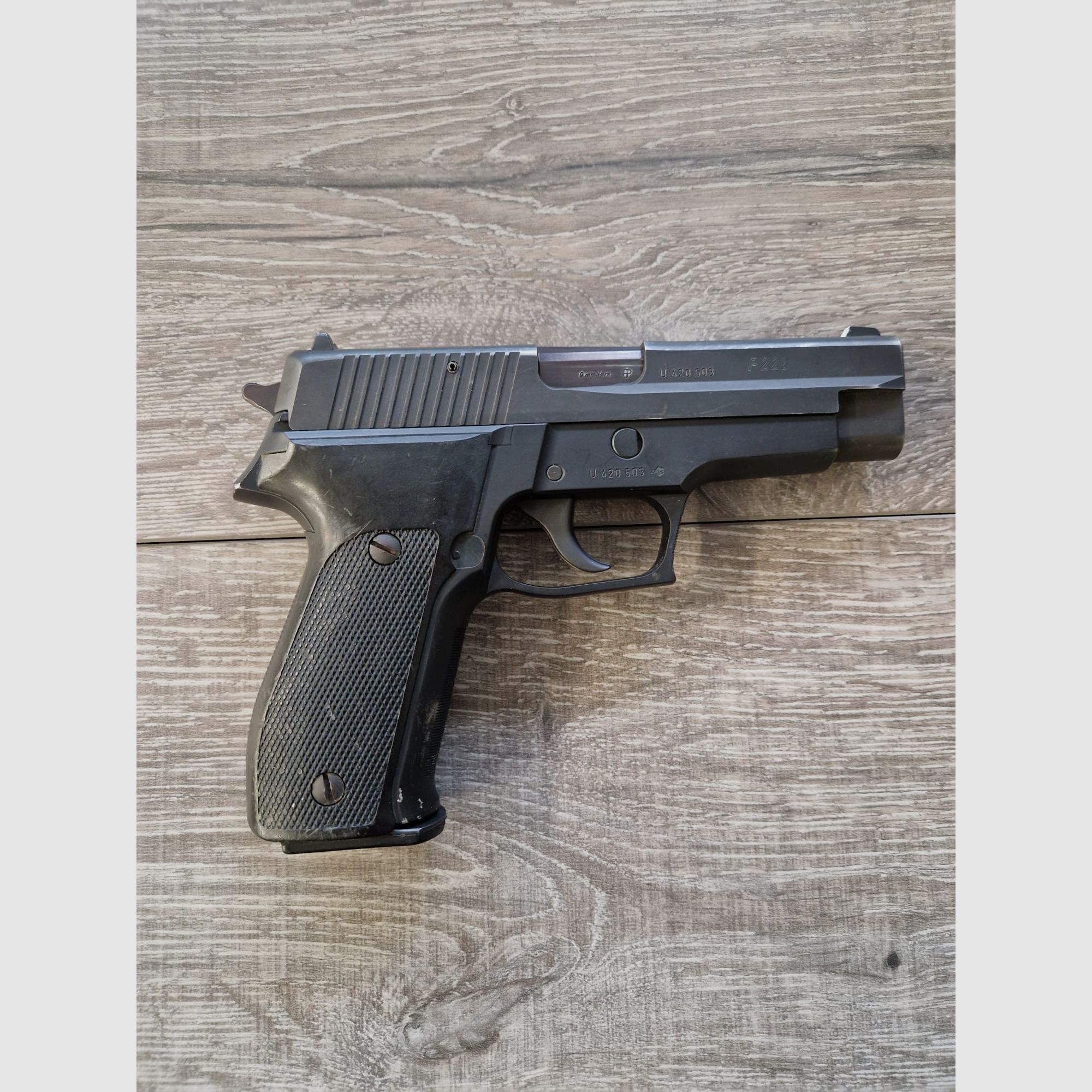 P226, Bild 1 von 2