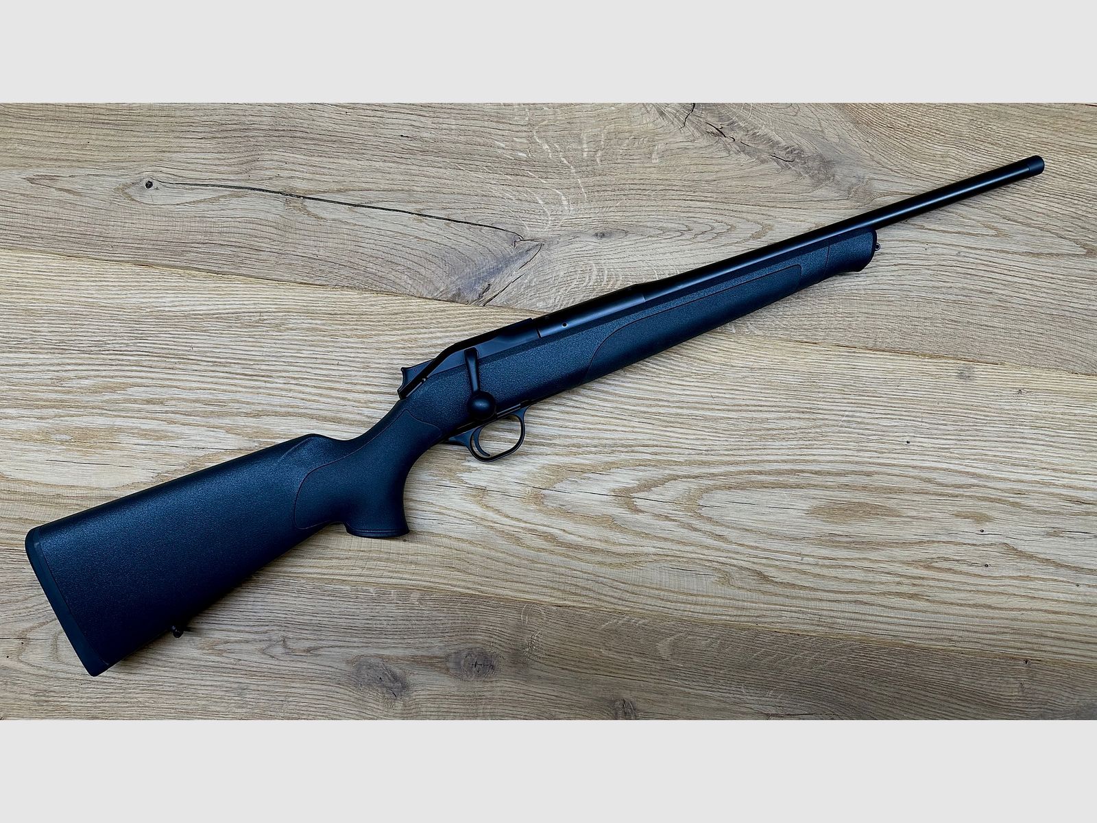 Blaser R8 Professionale Verde / Calcio accorciato / inclusa accorciatura della canna / M15x1 / Calibro standard a scelta
