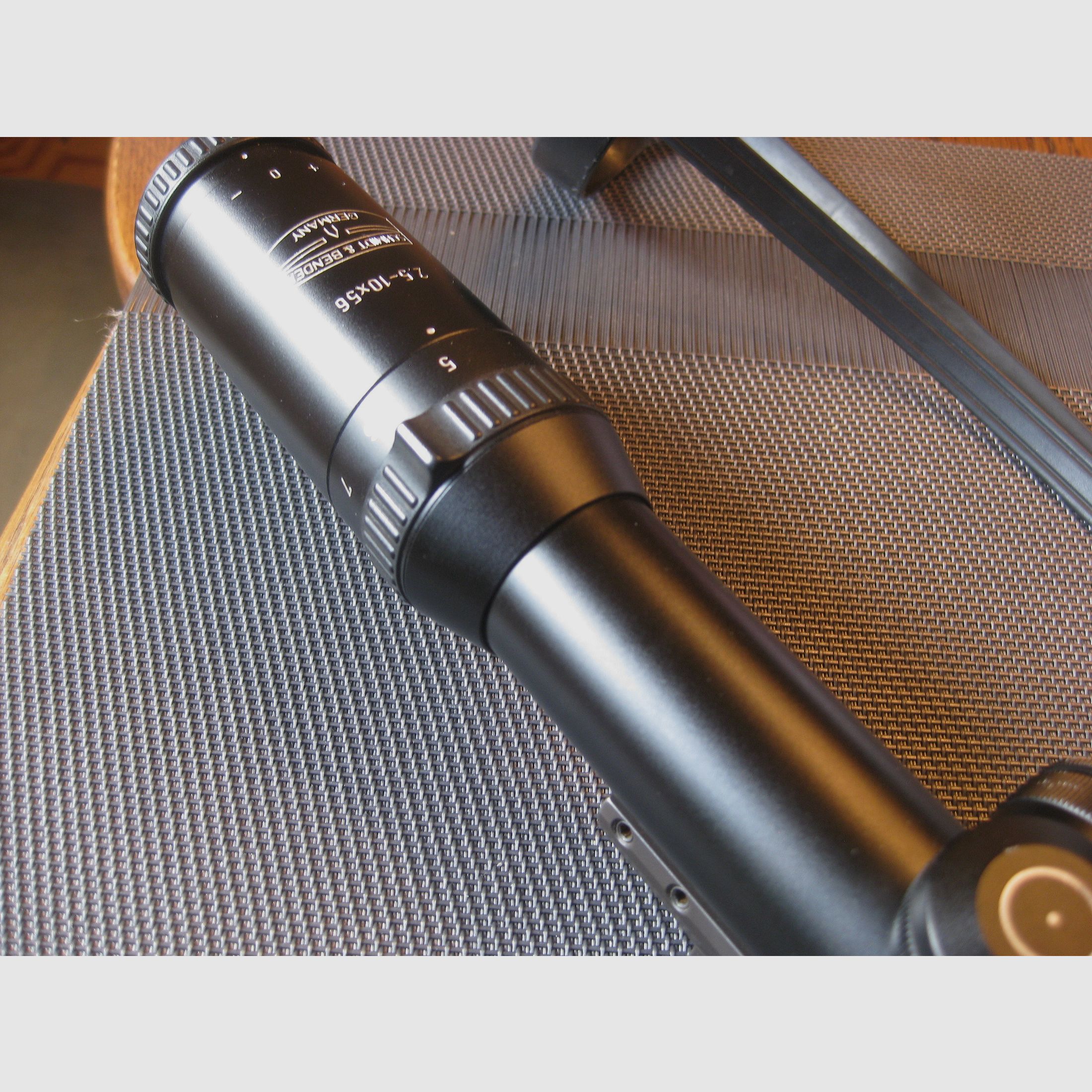 TOP KLASSIEKER! Schmidt&Bender 2,5-10x56 met Verlichte-Draad Kruis-1 evenals Rail en originele Blaser-Zadelmontage! GEEN ZEISS-SWAROVSKI-KAHLES-SAUER-MAUSER-LEICA!