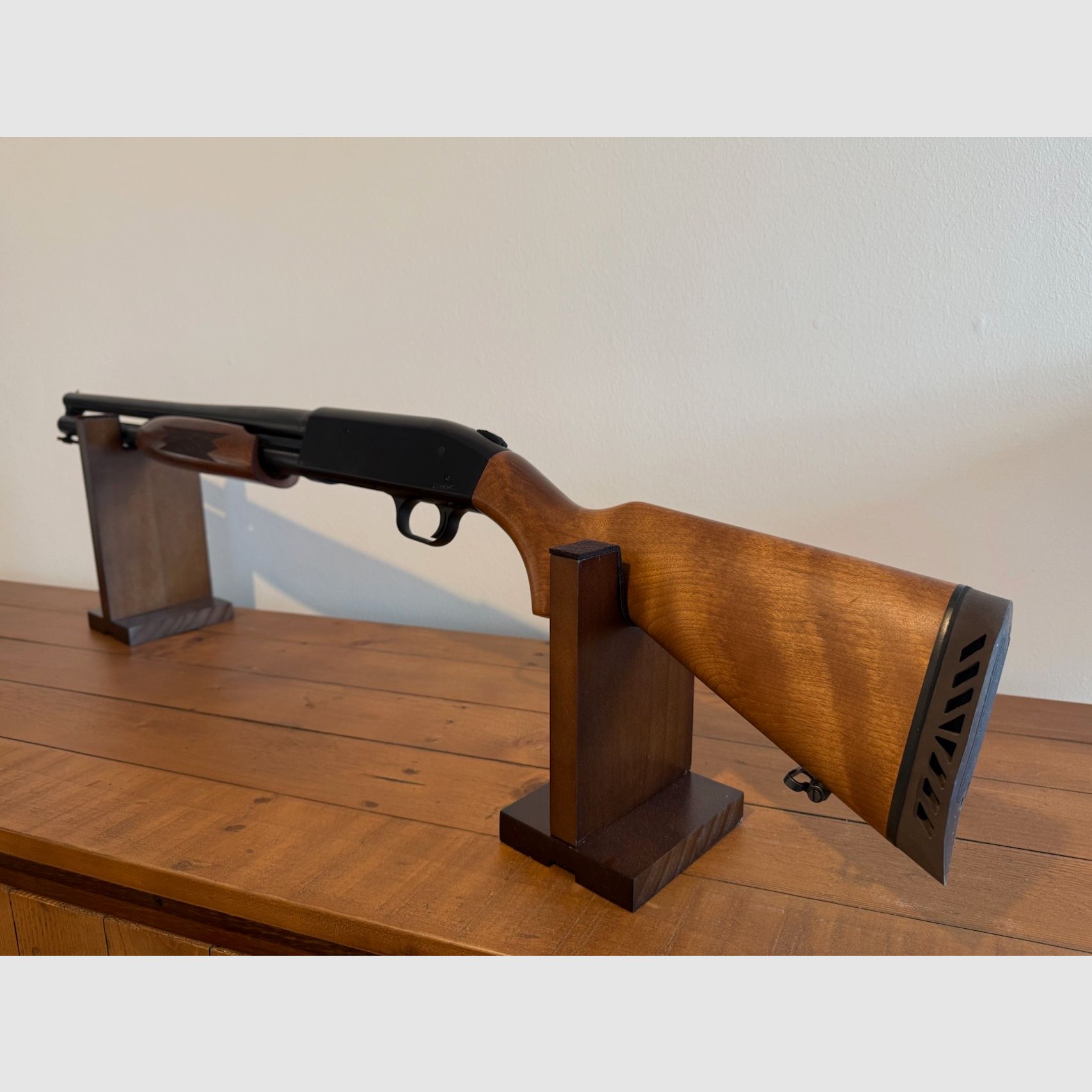 Repetierflinte Mossberg 500 A 12/76 Vorderschaftrepetierflinte NEUWERTIG